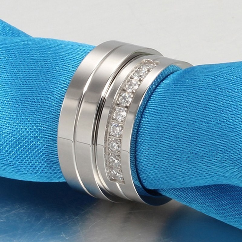 Argollas de matrimonio con zirconias en acero inoxidable