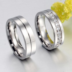 Argollas de matrimonio con zirconias en acero inoxidable