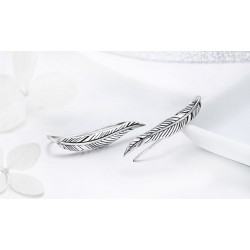 Aretes largos en forma de hojas en plata
