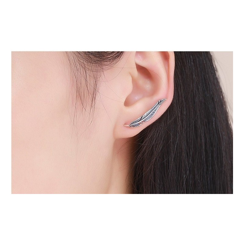 Aretes largos en forma de hojas en plata
