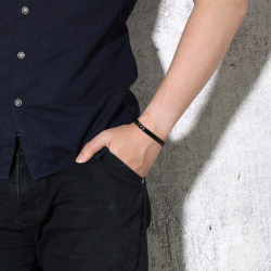 Brazaletes negros para parejas grabados en acero inoxidable