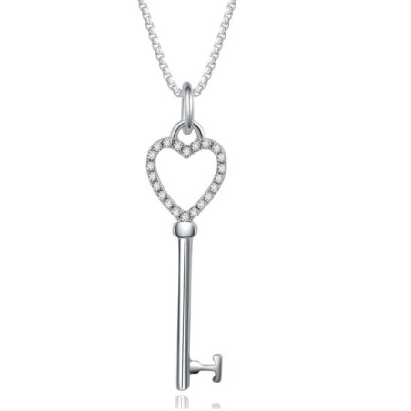 Collar con dije de llave en forma de corazón en plata