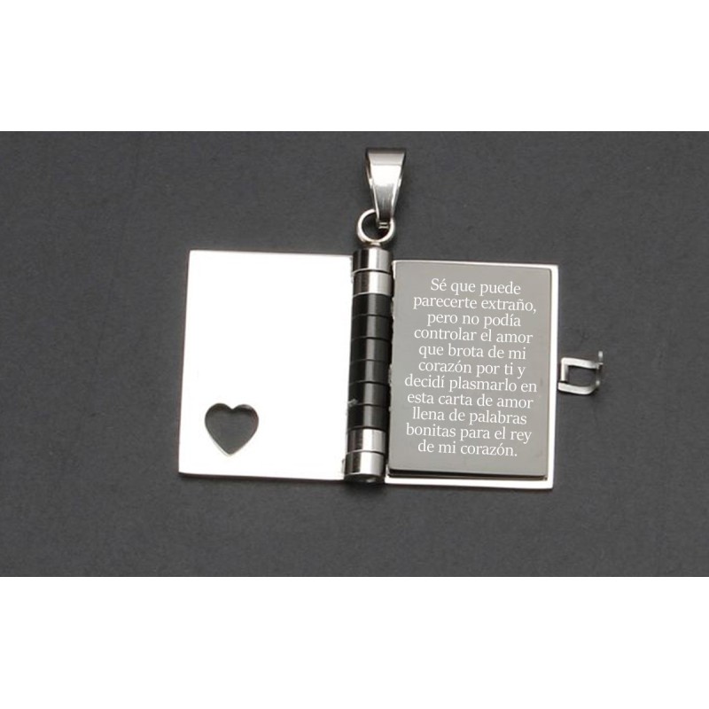 Collar con dije grabable de libro en acero inoxidable