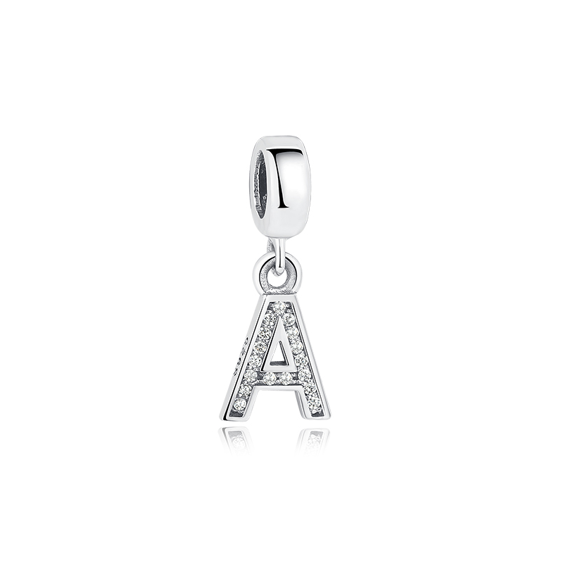 Dije con collar de letra inicial en plata