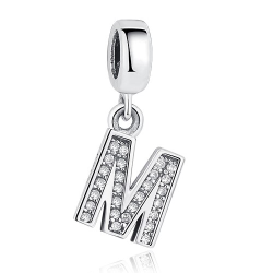 Dije con collar de letra inicial en plata