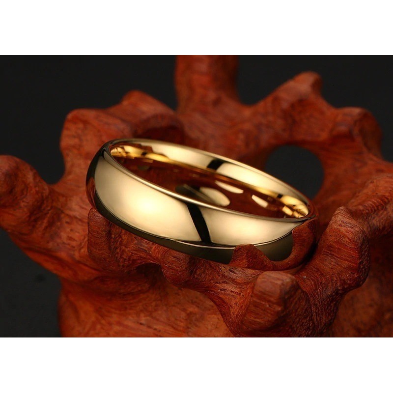 Argolla para hombre dorada en tungsteno