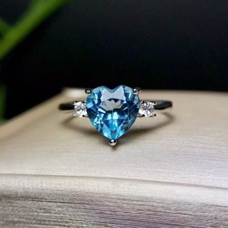 Anillo de compromiso en plata con topacio