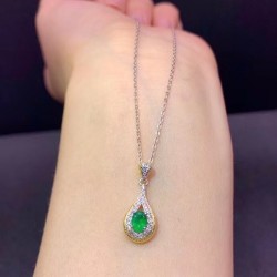 Collar con dije de plata y esmeralda gota