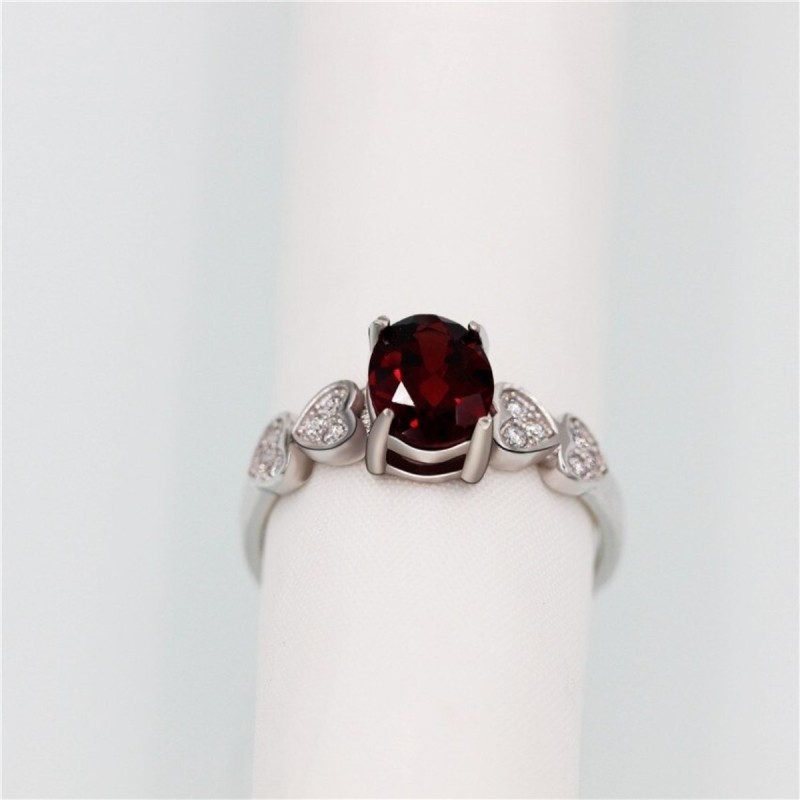 Anillo de compromiso en plata con zafiro