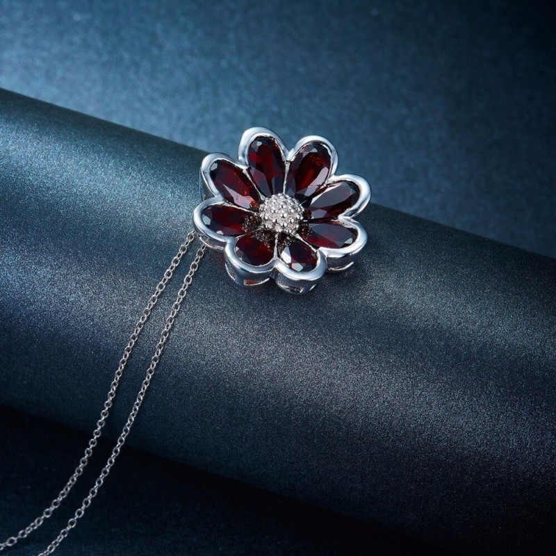 Collar con dije flor deslumbrante en plata