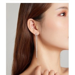 Aretes elegantes borlas