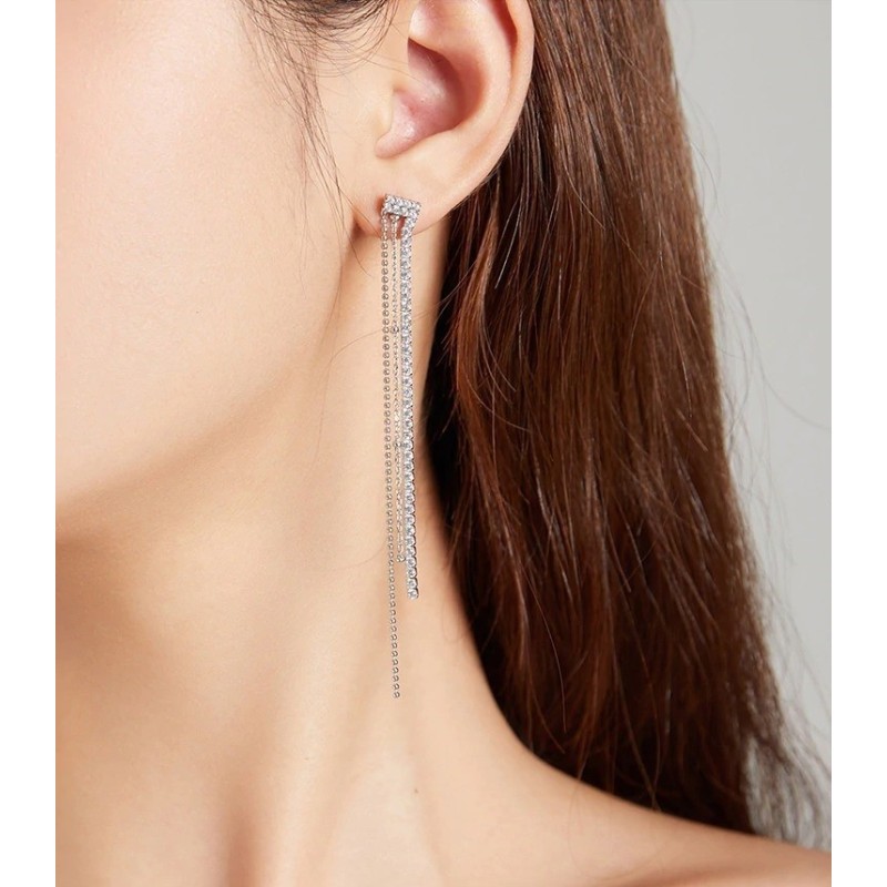 Aretes elegantes borlas