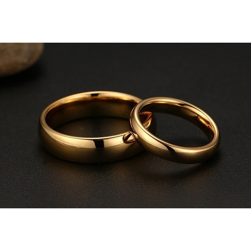 Argollas de matrimonio en tungsteno doradas