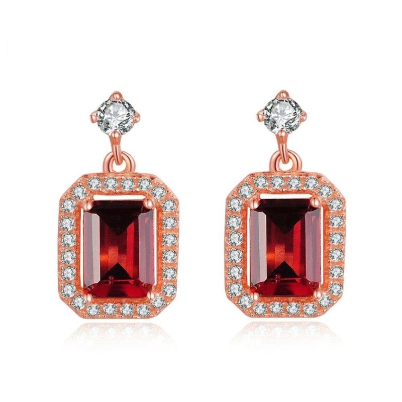 Aretes elegantes de granate en plata