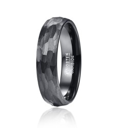 Argollas de matrimonio en tungsteno martillado multifacético