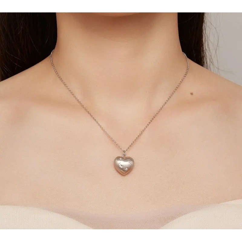 Collar con dije corazón de amor personalizable en plata