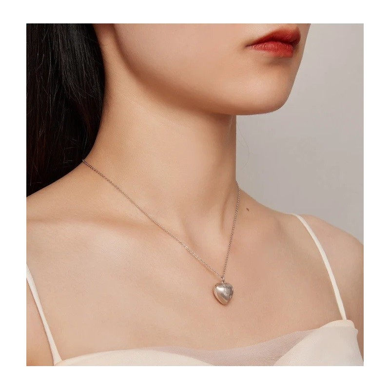Collar con dije corazón de amor personalizable en plata