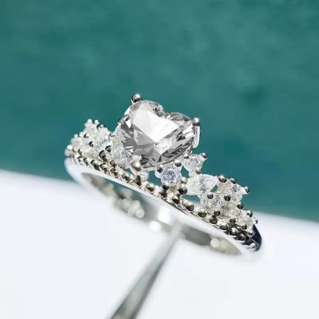 Anillo de compromiso naturaleza en plata con moissanita
