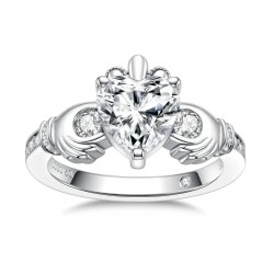 Anillo de compromiso Claddagh corazón moissanita eterno