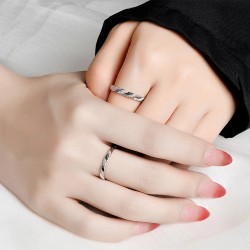 Argollas de matrimonio nexo esmerilado en plata