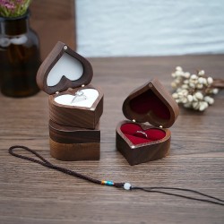 Estuche de madera para anillo de compromiso corazón con grabado personalizado