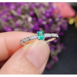 Anillo de compromiso en plata con esmeralda - anillo para boda en plata