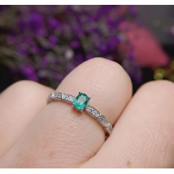 Anillo de compromiso en plata con esmeralda - anillo para boda en plata