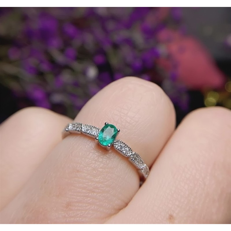 Anillo de compromiso en plata con esmeralda - anillo para boda en plata