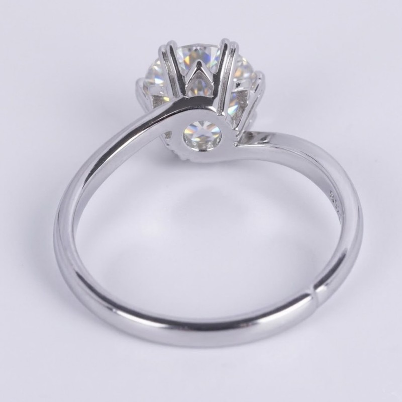 Anillo de compromiso copos de corazon en plata con moissanita
