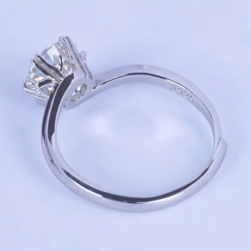 Anillo de compromiso copos de corazon en plata con moissanita
