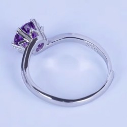 Anillo de compromiso en plata copo de corazones con amatista