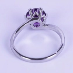 Anillo de compromiso en plata copo de corazones con amatista